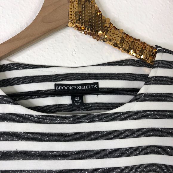 BROOKE SHIELDS Striped Short Sleeve Top - Picture 7 of 8